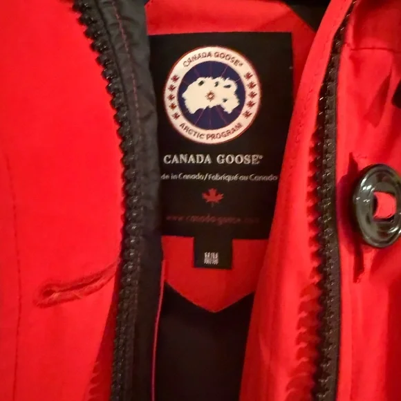 Canada Goose Montebello Parka - Picture 11 of 14